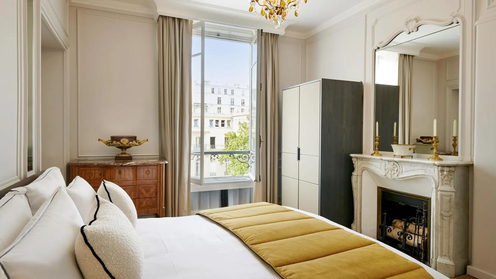 Lancaster Champs-elysees Hotel 5*
