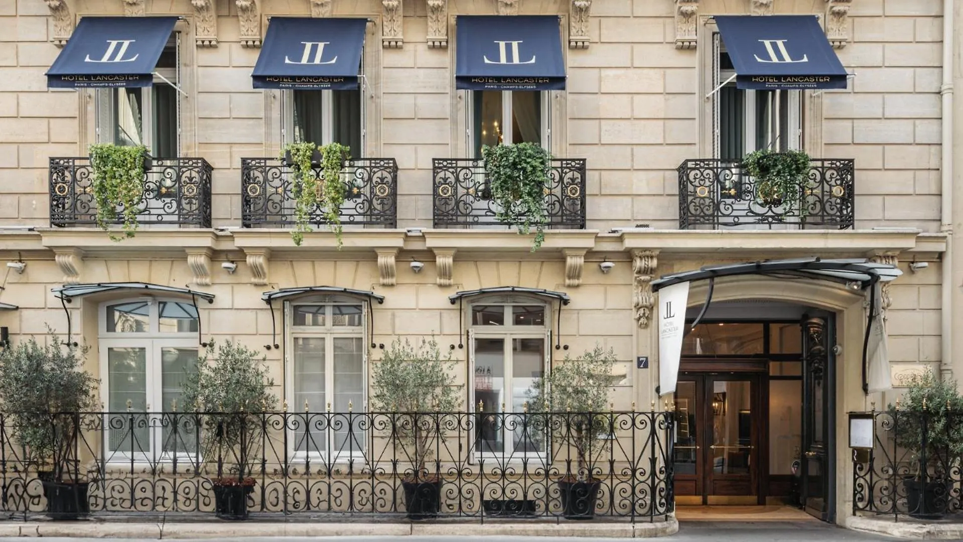 Hotel Lancaster Champs-elysees Paris