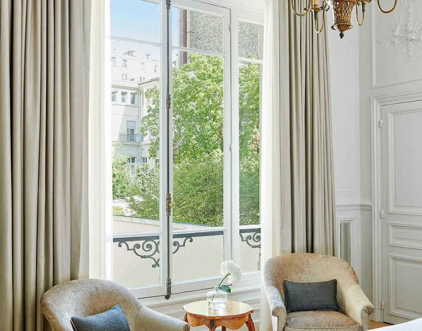 מלון Lancaster Champs-elysees 5*